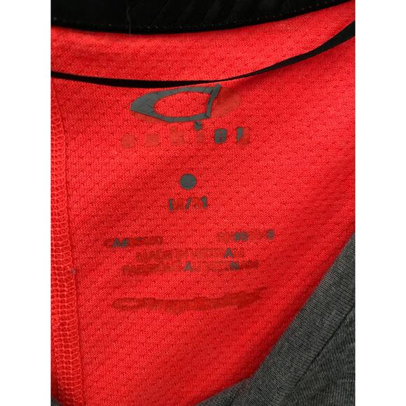 Womens Oakley Tee Coral/Gray Size Medium Pre Owned - Picture 3 of 3